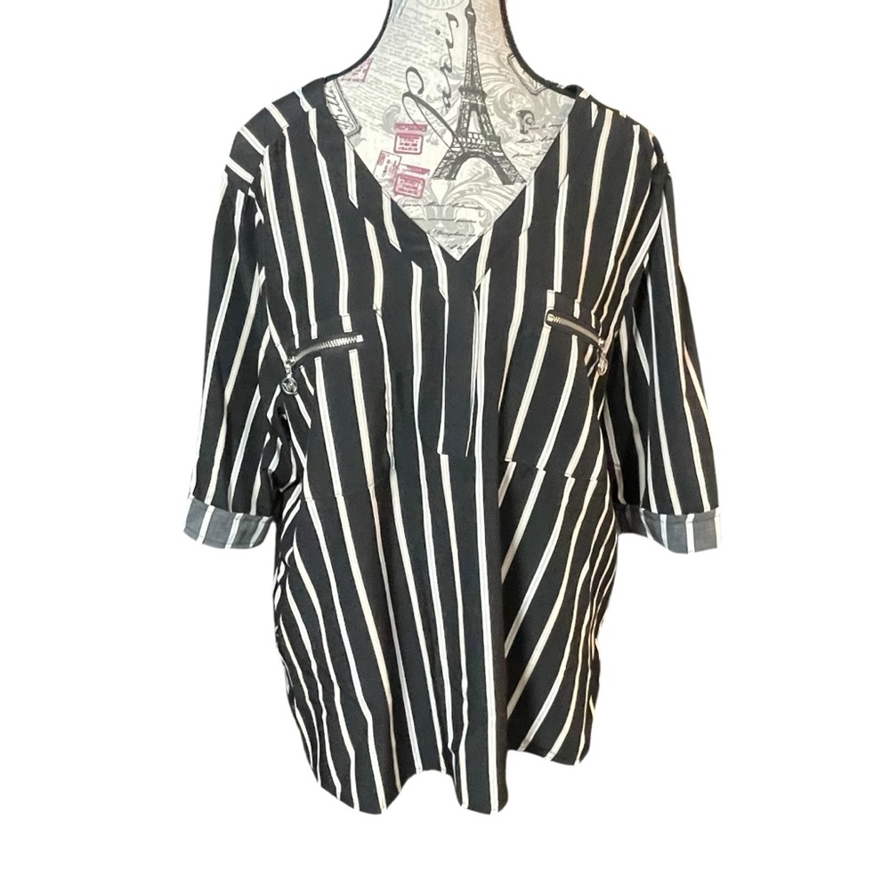 Adrienne Vittadini Black and White Boxy 3/4 Sleeve Blouse